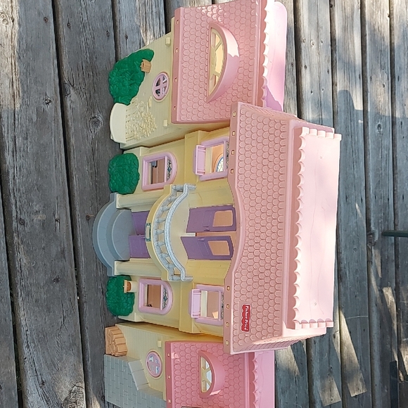 Fisher-Price Other - Fisher-Price Loving Family Dollhouse